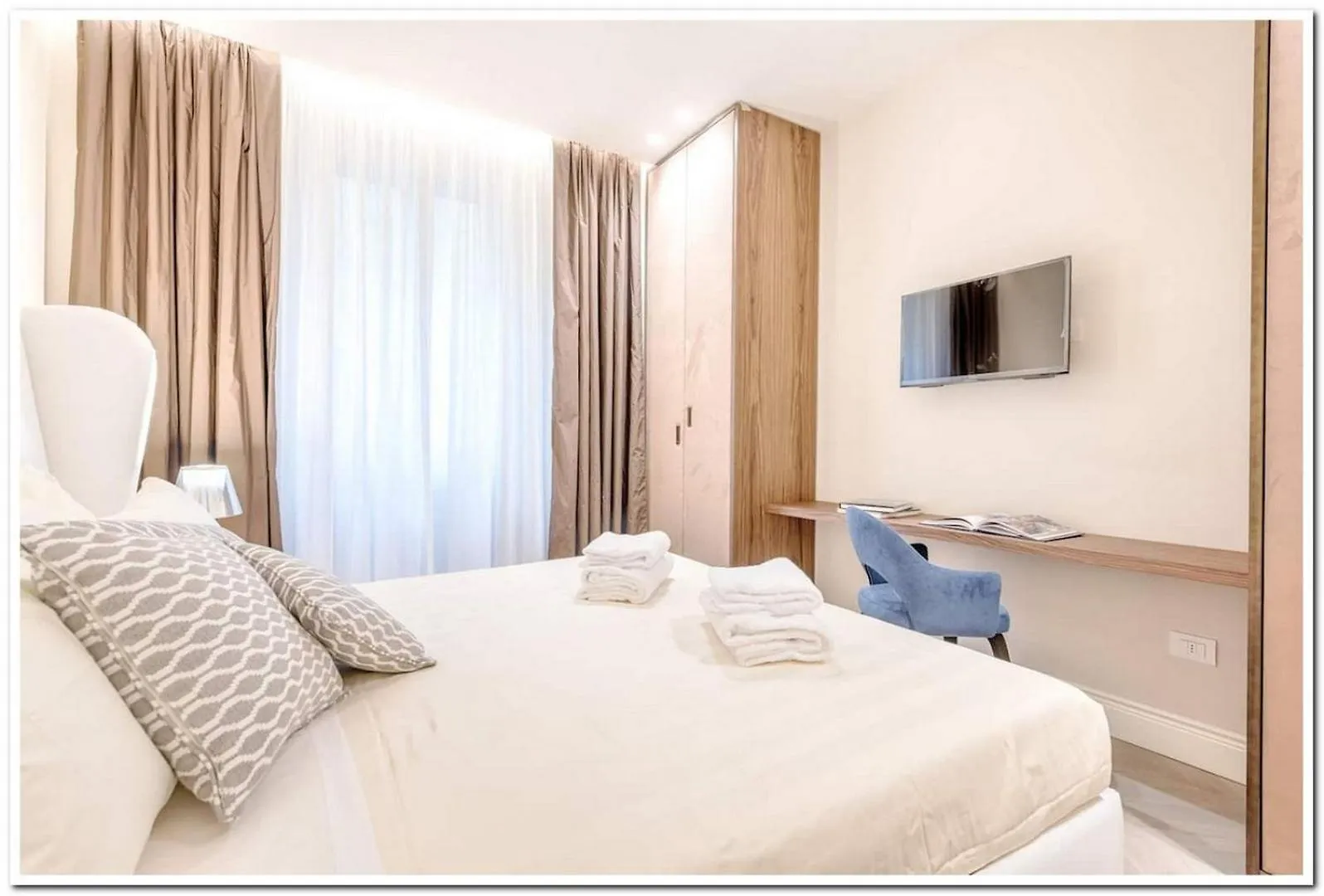 3Br Awesome Apartment In Firenze - What'App - 0039-3512-039-610 - For Reservations!  Florence